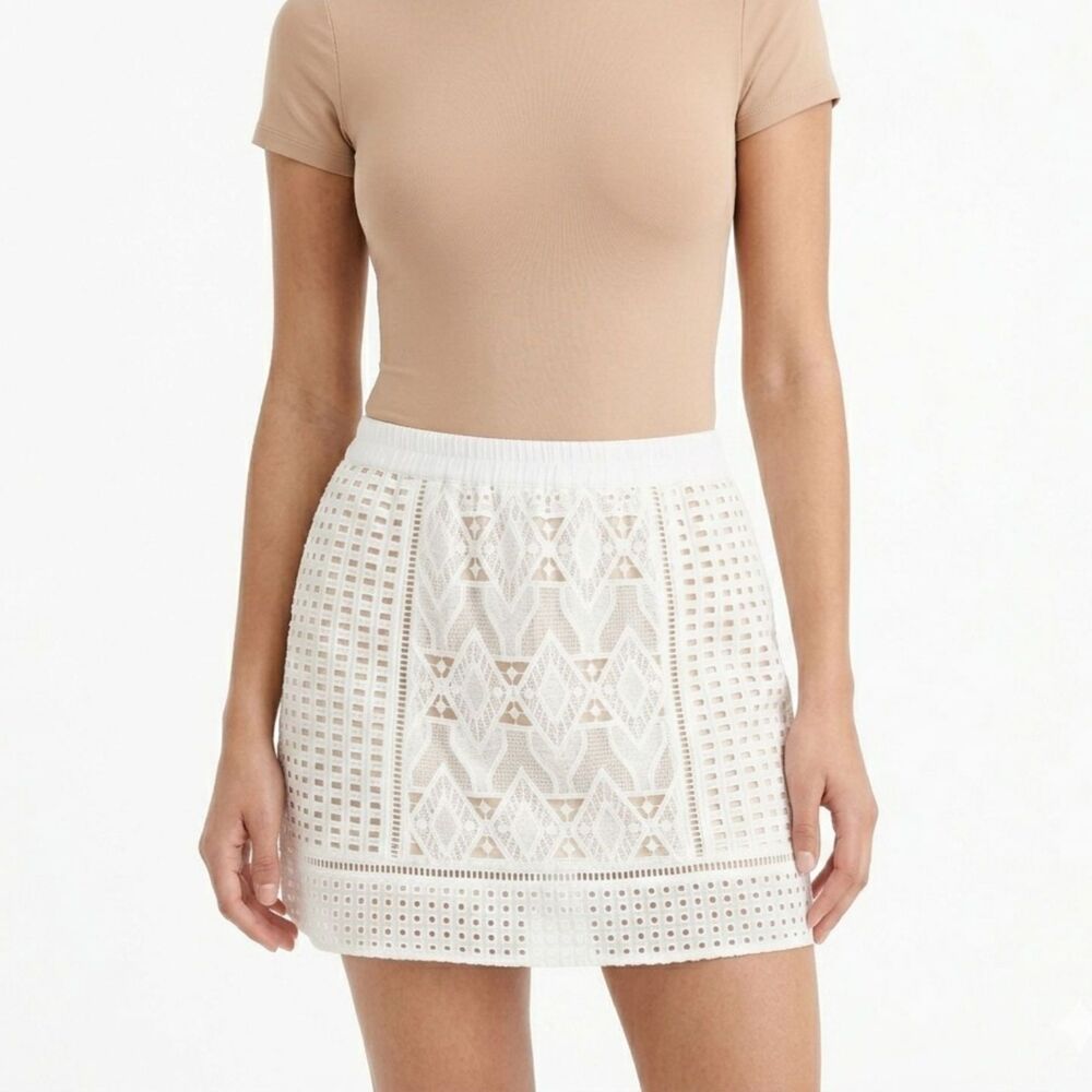 Skies Are Blue White Tan Crochet Lace Mini Skirt Size S Eyelet Nude Lined